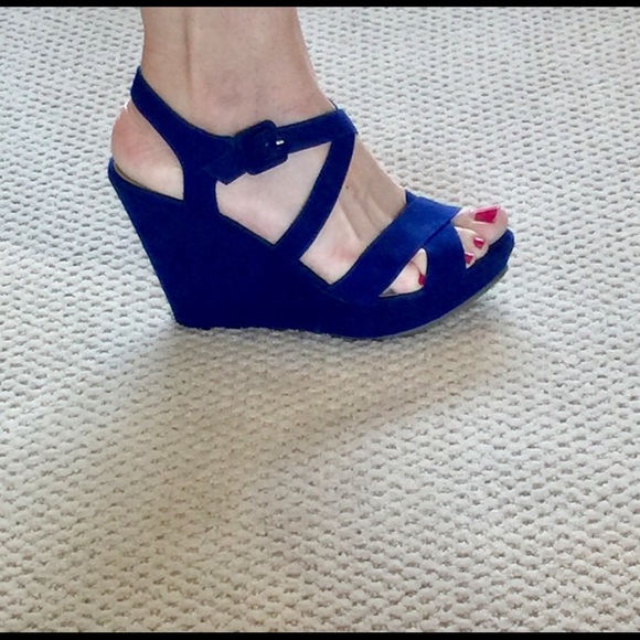 royal blue platform sandals